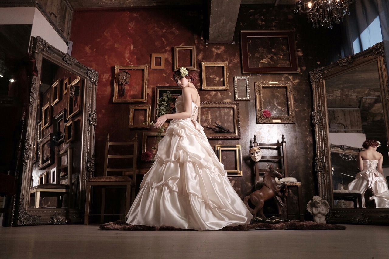 生地の質感やデザインのよさを詰め込んだ一着